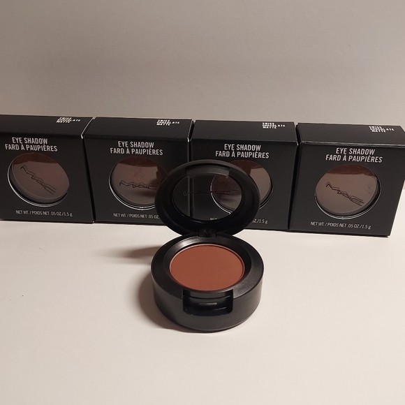 MAC Matte Eye Shadow *SWISS CHOCOLATE* / .05 oz / New in box - Picture 2 of 5